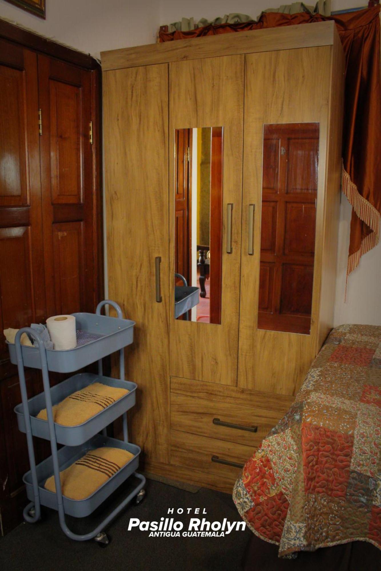 Hotel Rholyn Pura Vida !! Antigua Luaran gambar